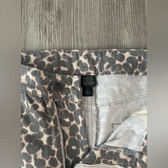 Wild Fable Leopard Print Pants LIKE NEW - Picture 3 of 5